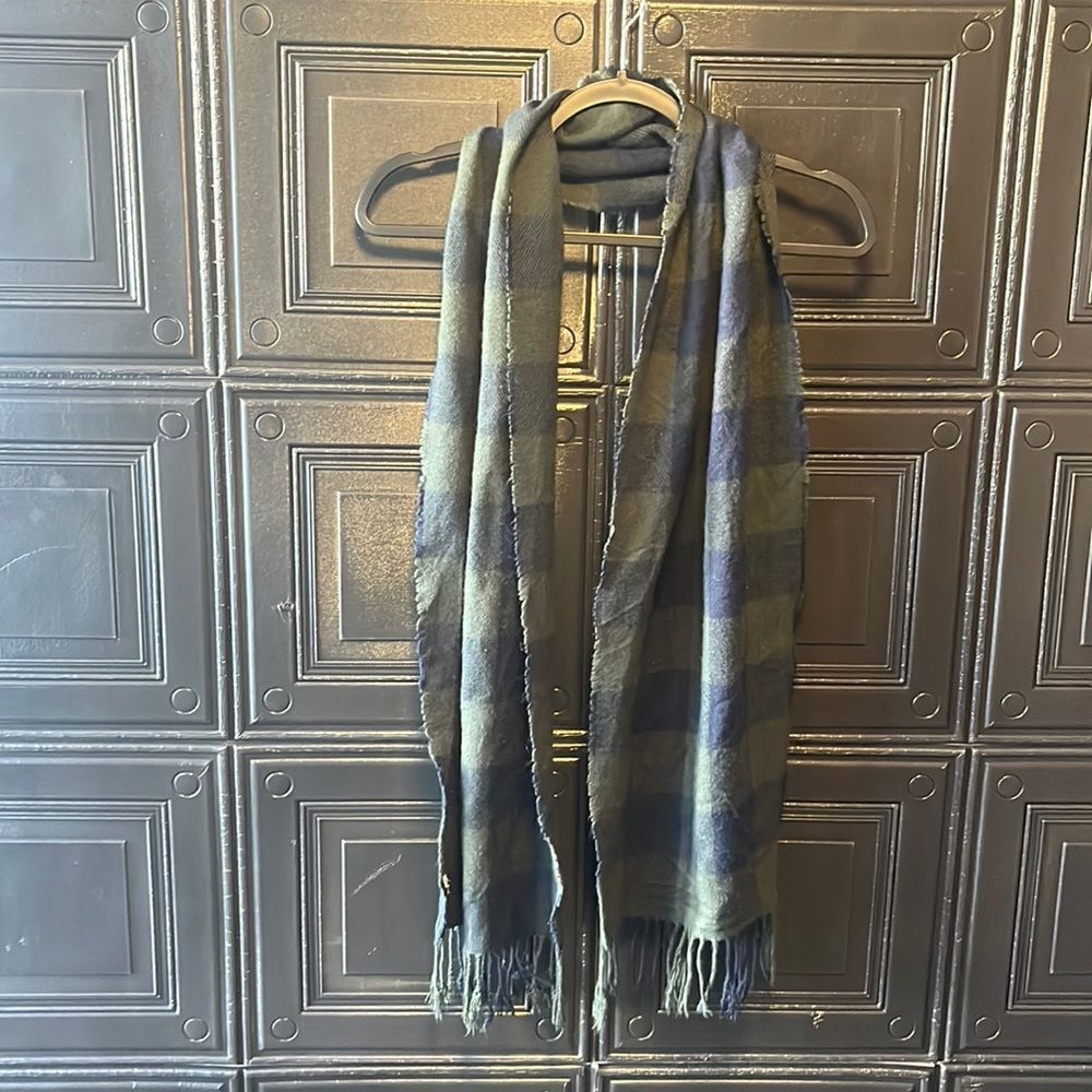Gap knit scarf